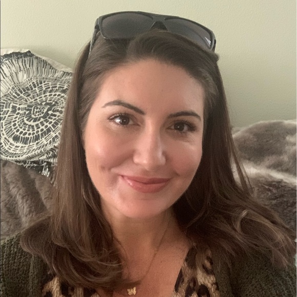 Meet your Posher, Shawna - Picture 2 of 3